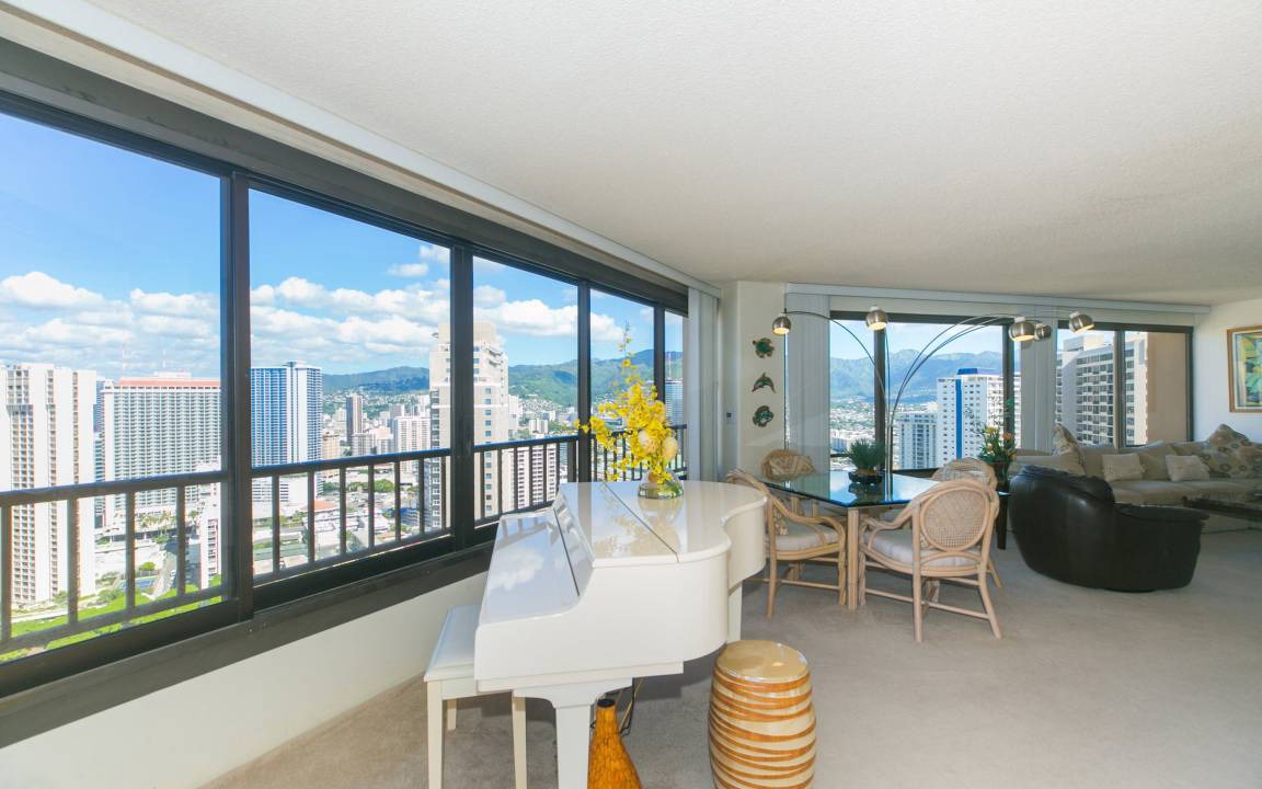 Waikiki Condo | 105 m² Condo ∙ 2 bedrooms ∙ 4 guests