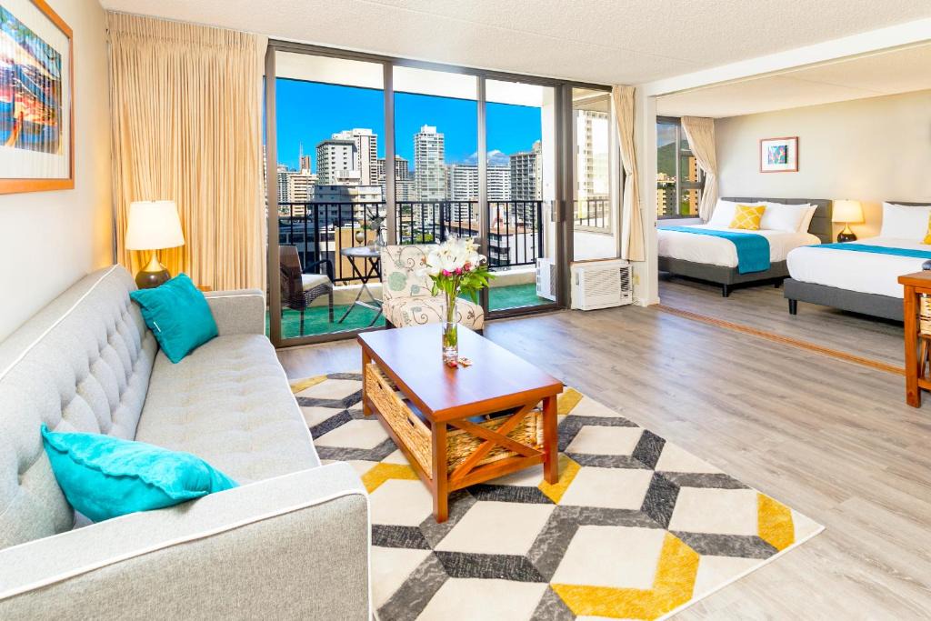 Waikiki Apartment | 15th Floor Ocean View - 1 Block to Beach - AC, Parking, WiFi