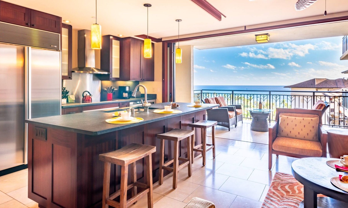 Ko Olina Condo | 2 Bed, 2 Bath Ocean and Pool View Penthouse (O1001)