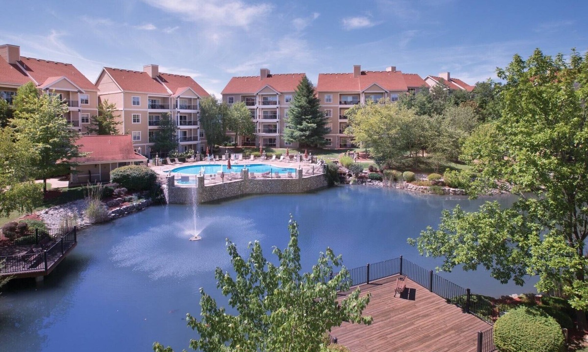 Table Rock Resort | 2Bed/2Bath Deluxe Centrally Located Condo in Branson, Near Tons of Attractions!