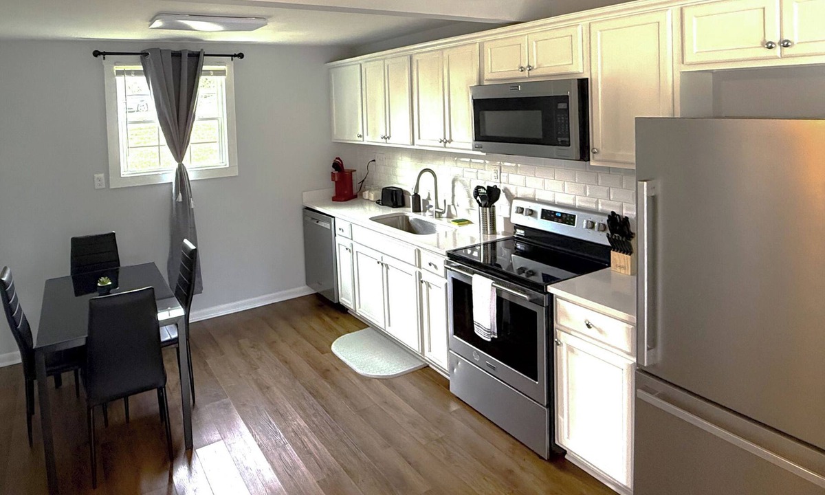 Crabtree House | 2BR in Desirable North Hills Neighborhood