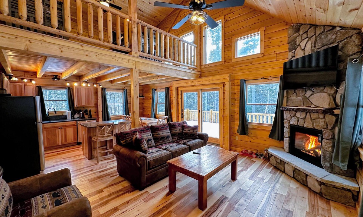 Twin Mountain Ski Chalet | 65pt New Log Cabin in Private