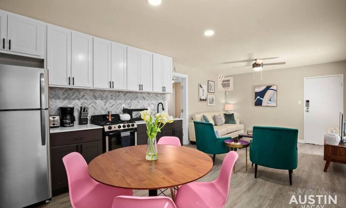 Westfield Apartment | 7-Minute Walk to Deep Eddy Pool! Parking + Grill