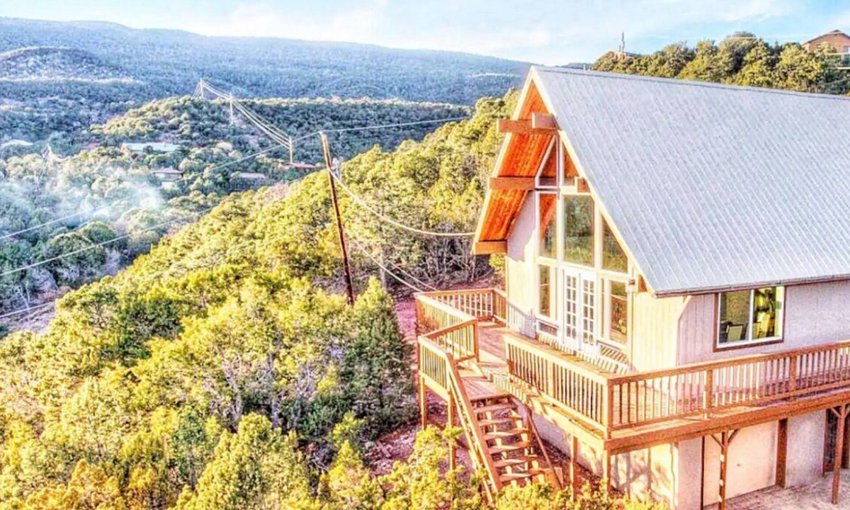 Cedar Crest House | A Mountain Escape with Endless Views