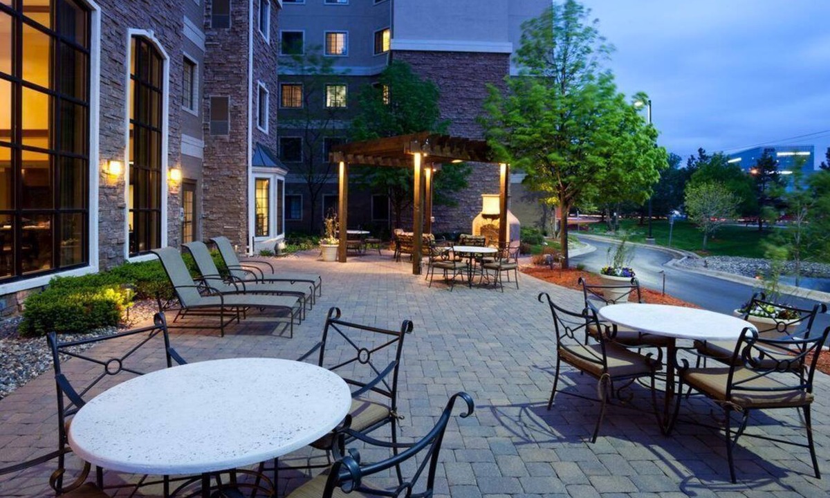 West Bloomington Apartment | Accessible Studio | Free Breakfast, Pool & Hot Tub