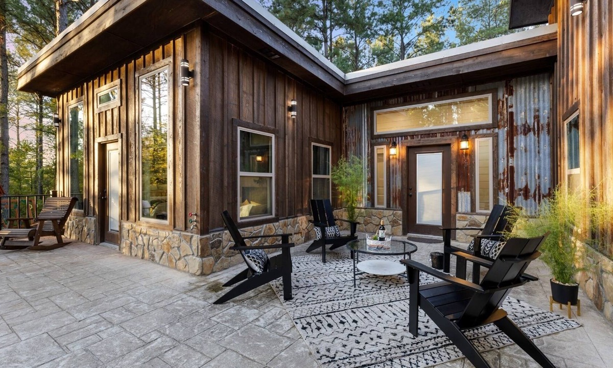 Broken Bow Cabin | ADA friendly, arcade, hammock, covered patio!