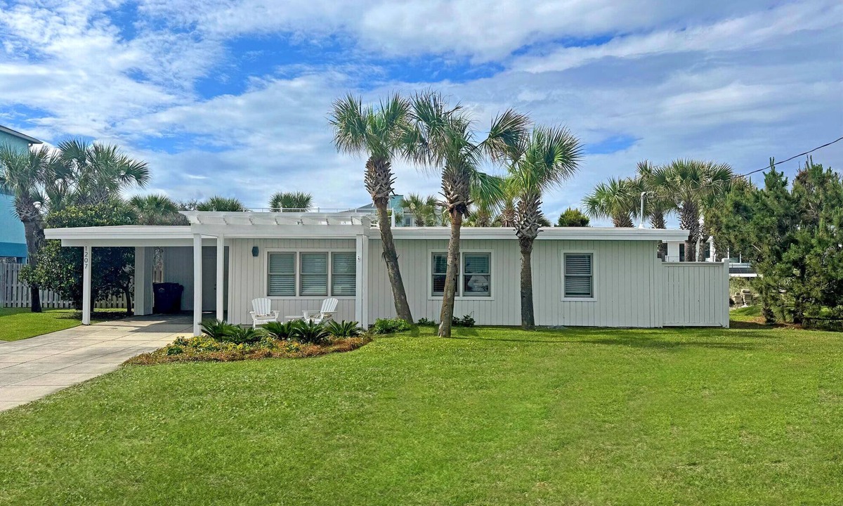 Villa Segunda House | Beach Bungalow Steps to the Beautiful Gulf & Sugar White Sand