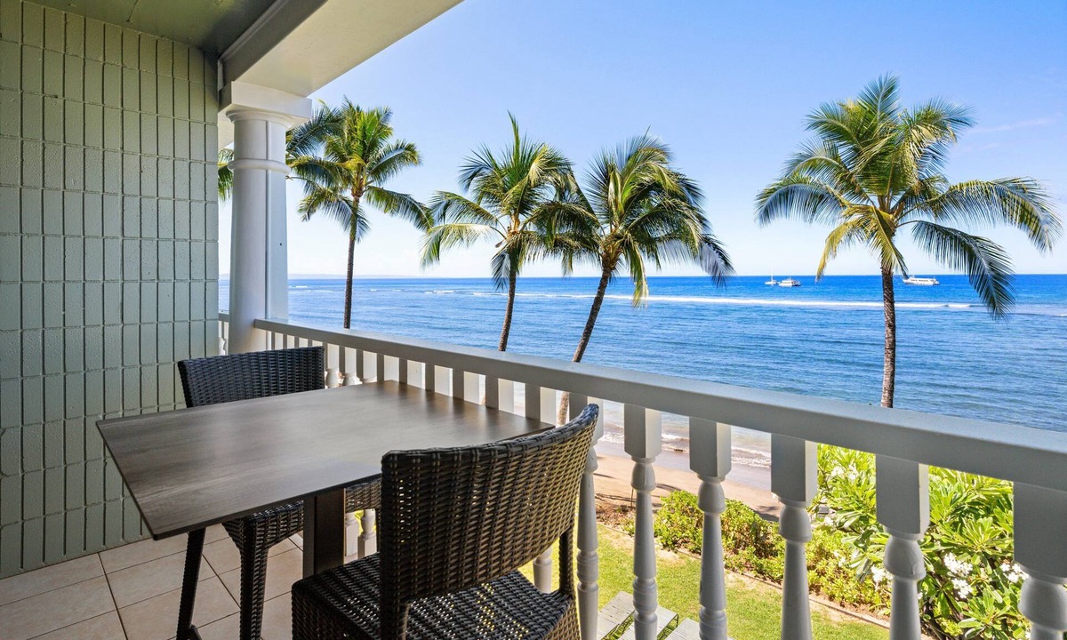 Lahaina Apartment | Beachfront Studio – Private Lanai, Panoramic Pacific Views at Lahaina Shores 307