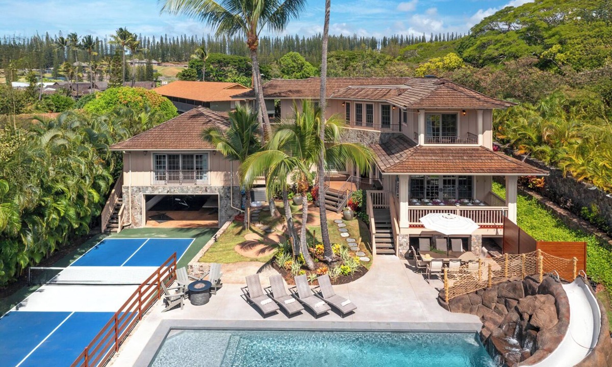 Napili House | Celebrity Home Across the Street From Beach! Pool With Slide, Pickleball, Gym!