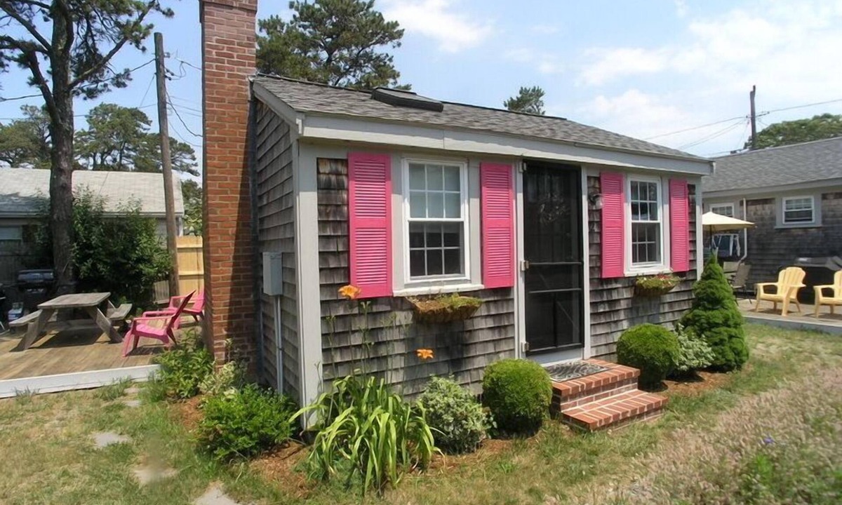 Dennis Port House | Cozy two bedroom cottage- Only .2 miles to Hagis Beach