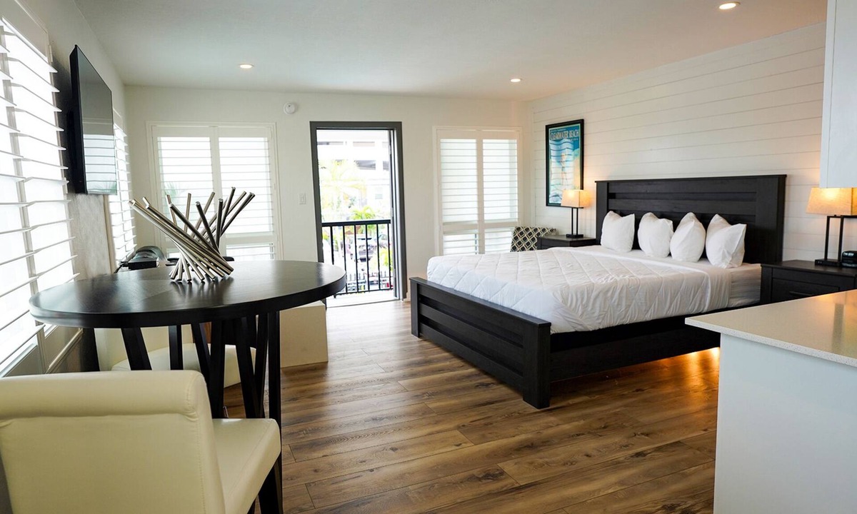 Clearwater Beach Hotel | Devon Shores