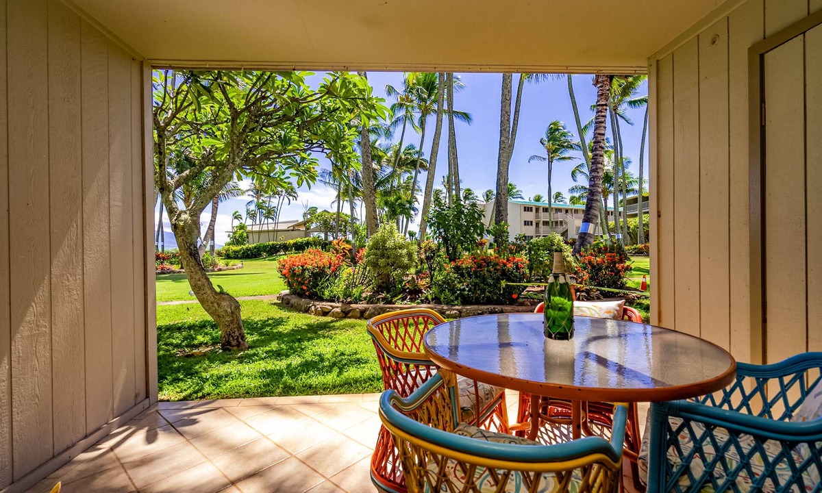Ualapue Apartment | Dreamy oceanfront resort condo with pool, tennis courts, & beach access