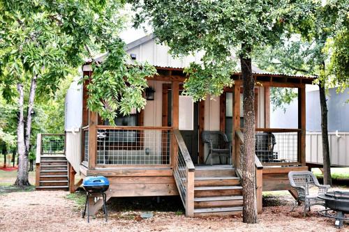 Seguin Other | Exciting Glamping Getaway: Comfortable Tented Cabin on the Geronimo Creek in Seguin, Texas