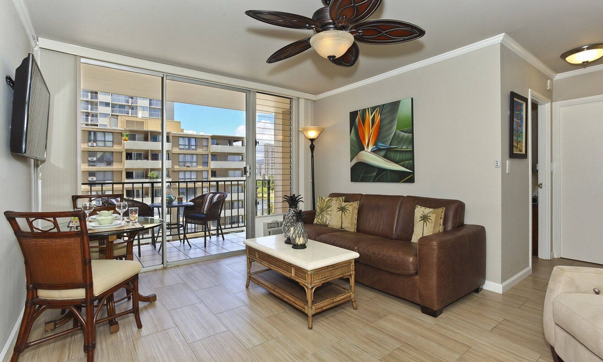 Waikiki Condo | Fresh Contemporary/Hawaiian Decor w/AC, Washer/Dryer, Wi-Fi, Pool, Parking!