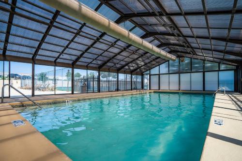 Table Rock House | Golf Course Escape - Resort Amenities