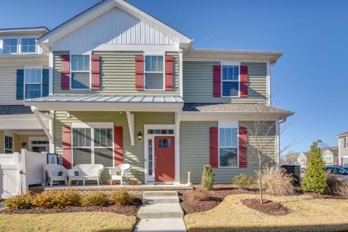 Hampton House | Hampton Condo: By Convention Center & Coliseum!