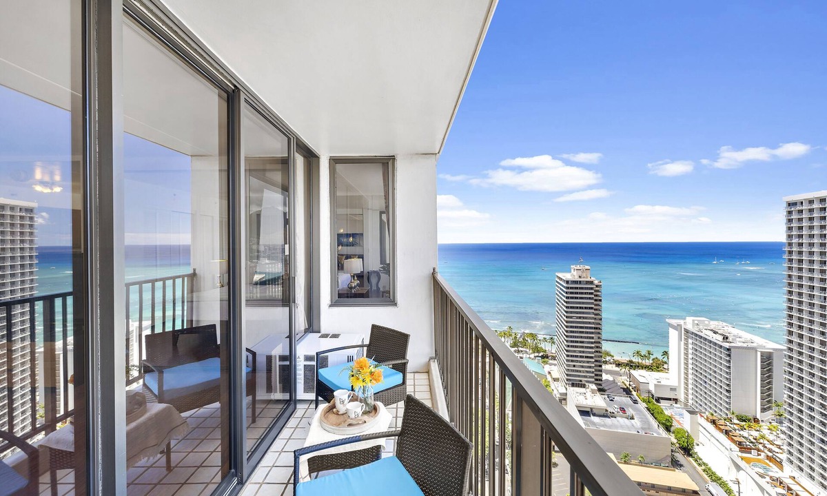 Diamond Head - Kapahulu - St. Louis Condo | Hawaii Dream Escape: Ocean Views & Free Parking