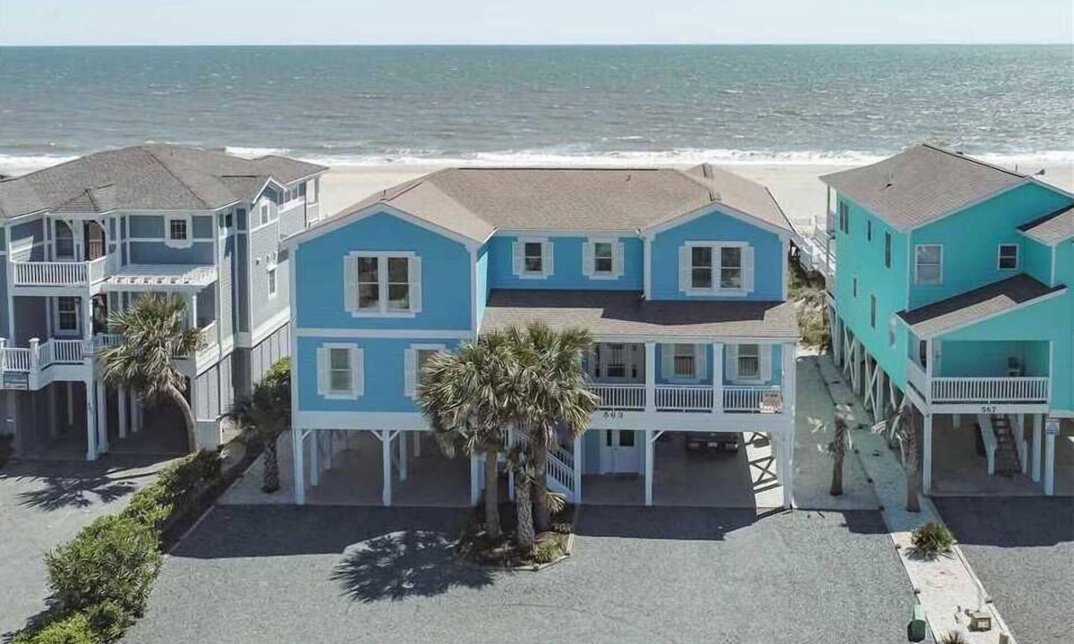 Holden Beach House | Hobbs Realty - “Dreams Come Blue” | Beautiful 6BR Oceanfront Home w/Private Heatable Pool