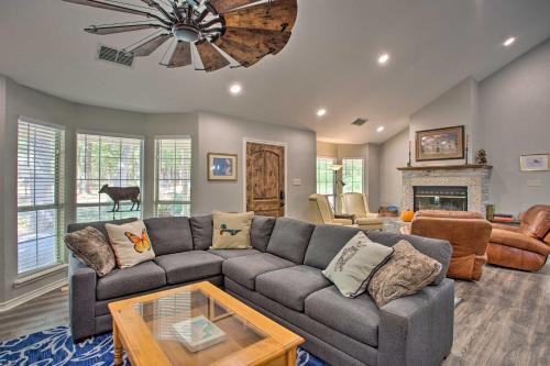 Holly Lake Ranch House | Holly Lake Retreat w/2 Community Pools & Yard