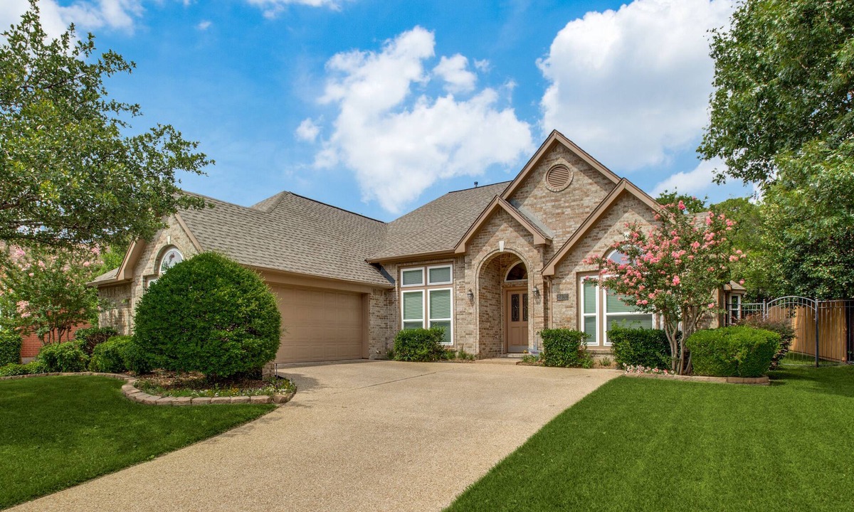 North Arlington House | LUXURY HOME! 5 mins to Cowboy Stadium; 9 mins to Six Flags; 15 mins to DFW