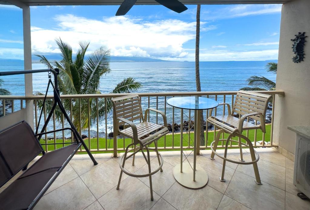 Maalaea Apartment | Maalaea Harbor-Oceanfront 2 Bedroom/2 Bath