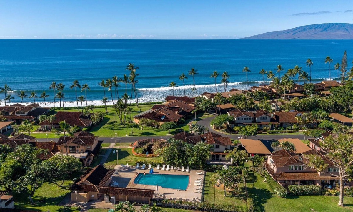 Downtown Lahaina House | Maui 3 Bedroom Townhome Sleeps 6
