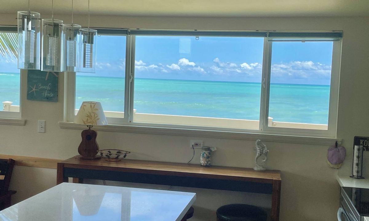 Ewa House | Ocean front house🏖️🏄right on the Beach!WiFi. Free Parking