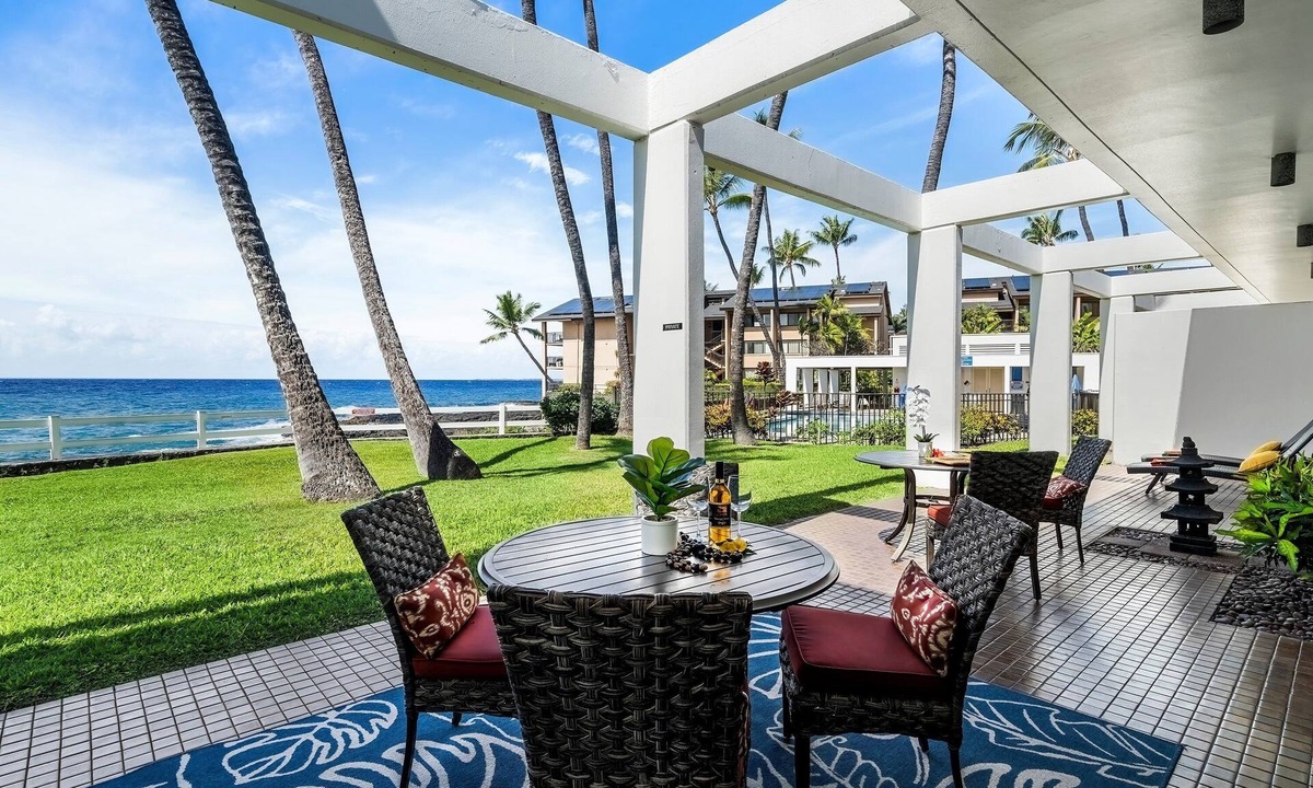 Kailua-Kona Villa | Ocean Front Villa - Central AC- Vrkcv