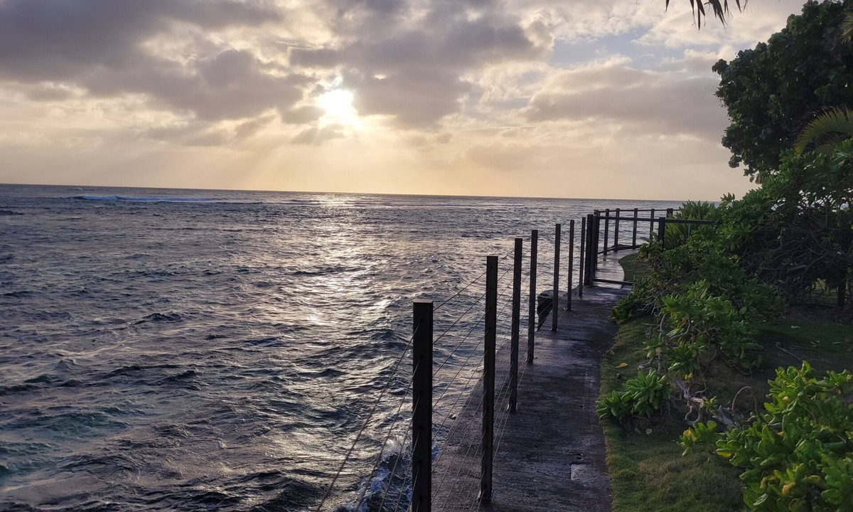 Diamond Head - Kapahulu - St. Louis House | Oceanfront Gold Coast Hideway at the Foot of Diamond Head