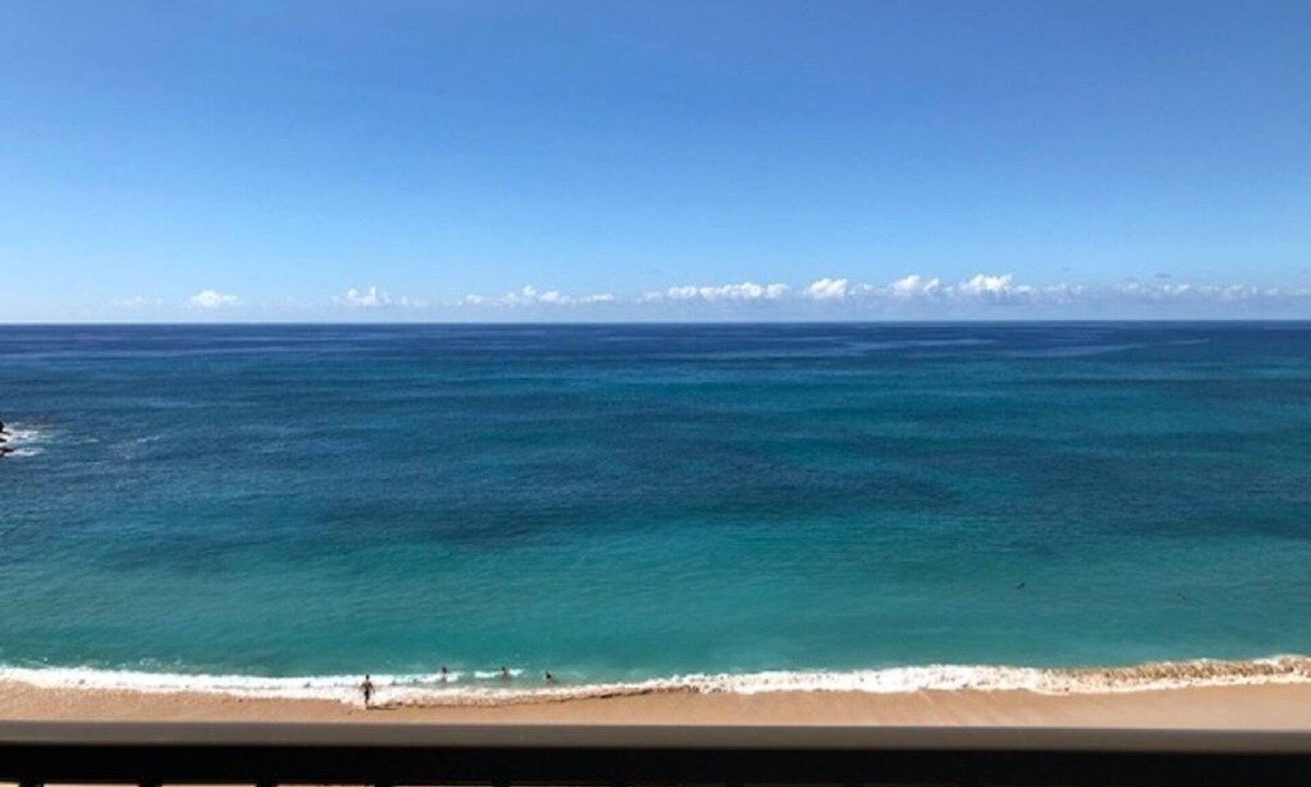 Makaha Condo | Oceanfront Hawaiian Princess 1002 n1990/NUC-2258