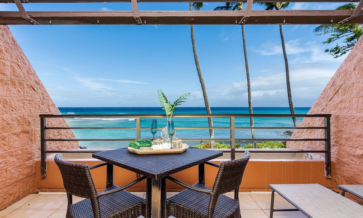 Honokowai Condo | Oceanfront Luxury | Best View at Kuleana | AC | Pool | Lanai 614