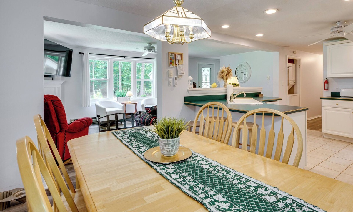 North Conway Cottage | Outdoor Exploration: Quaint North Conway Cottage!