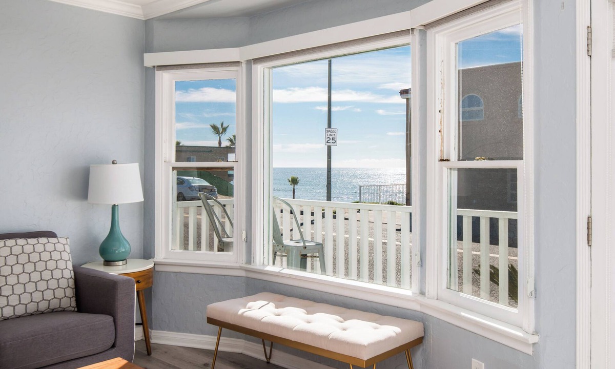 Oceanside House | Pacific Bungalow