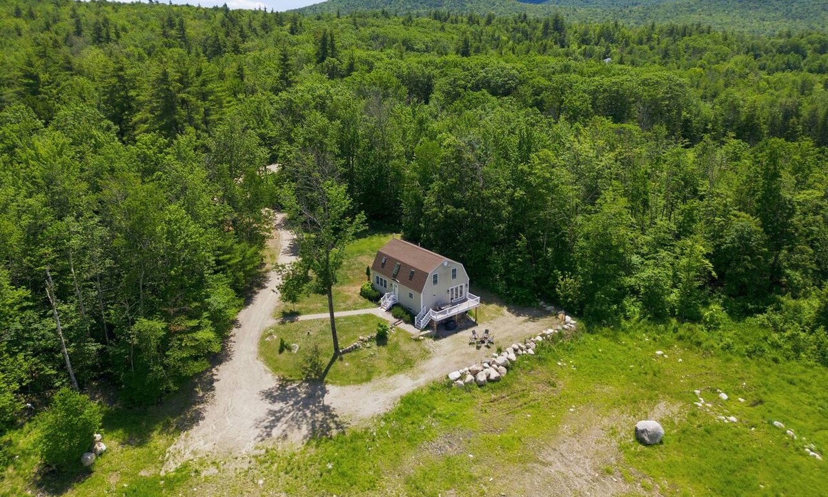 Center Ossipee House | Panoramic Mountain Views