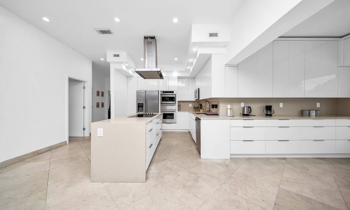 North Miami Beach Villa | Pool Villa 2