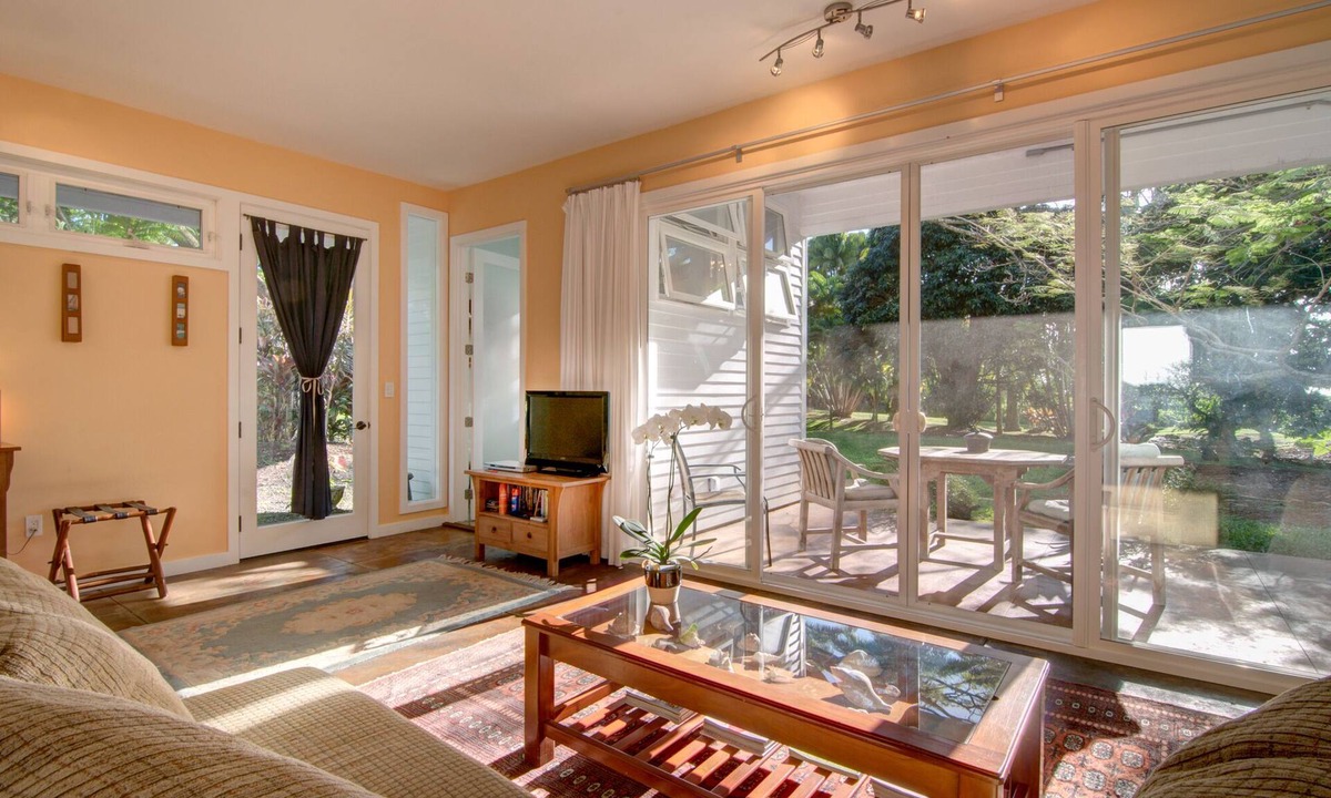 Pepeekeo Cottage | Private Garden Cottage on 5 acre country estate/Walk to the Botanic Gardens!