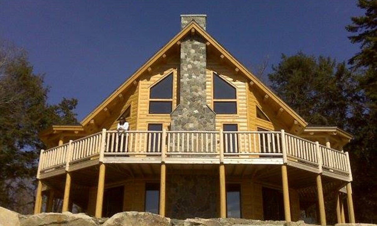 Beaver Cove Cabin | Private Log Home with Beautiful views of Moosehead Lake and Mountains