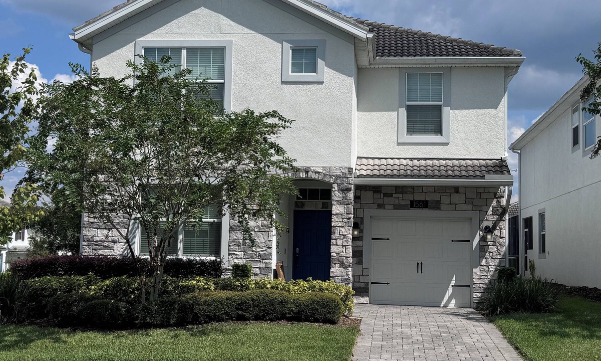 Davenport Villa | Spacious 6-Beds 5-Bath Home with Private Pool & Resort Amenities – Sleeps 12!