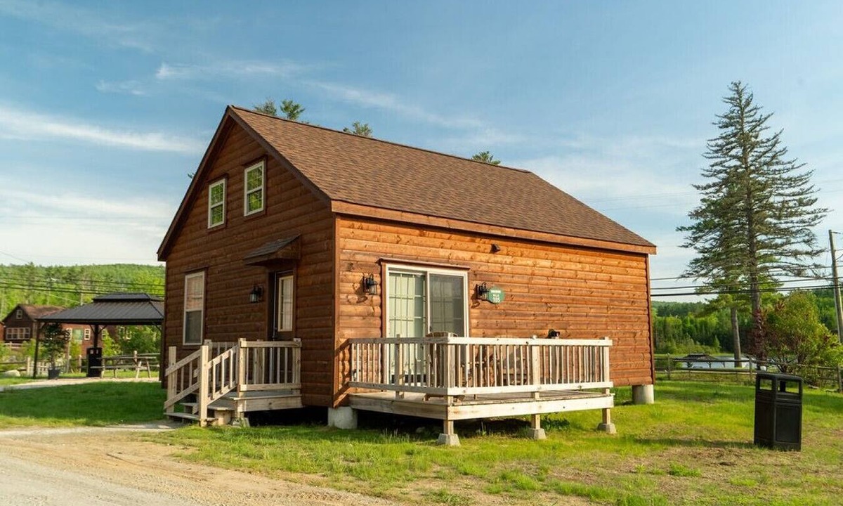 Bethlehem Cabin | Spacious Couples Log Cabin White Mountains