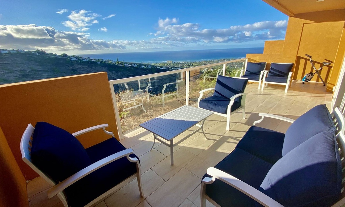 Kahala House | Spacious, gated home with ocean and city views