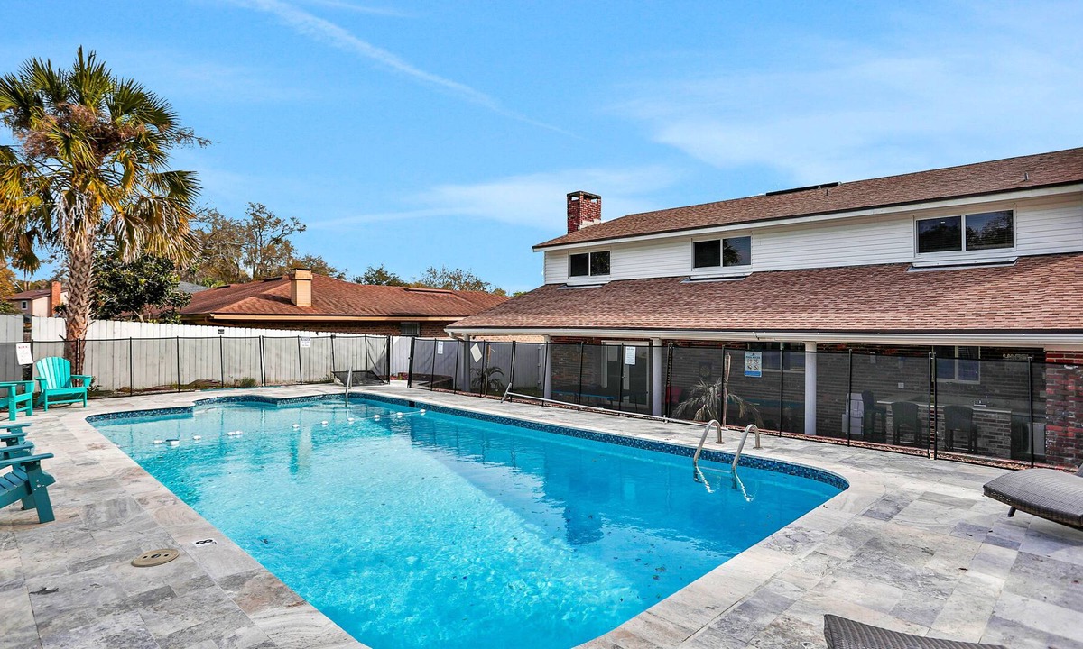 Arlington House | Spacious home with pool, game room, wet bar, grill, & covered patio