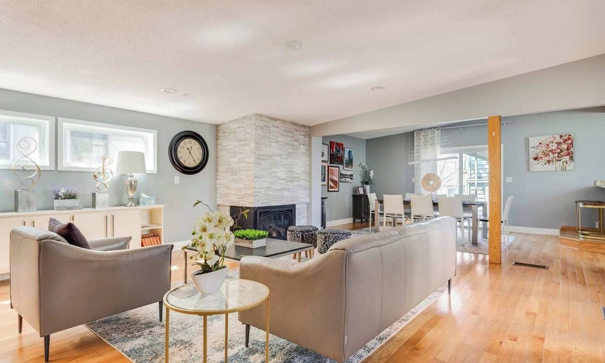 Downtown Minneapolis House | Spacious Mid-Century Modern Luxury Home in Downtown Minneapolis: Perfect for Large Groups, Weddings & Events