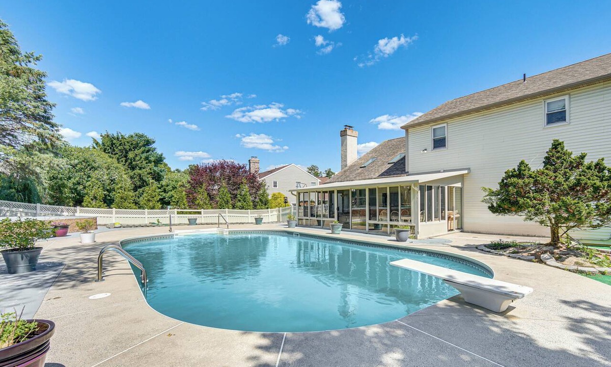 Sinking Spring House | Spacious Sinking Spring Home w/Outdoor Oasis!