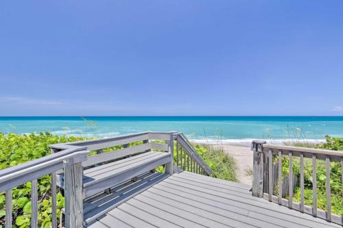 Stuart House | Stuart Condo at Beachfront Resort w/Ocean Views