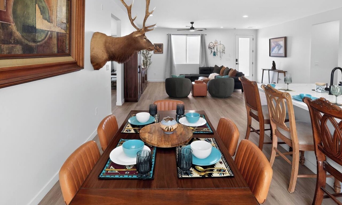 Greenehaven House | Tesla EV, Native Decor, Golf, Fish, Lake, Repeat,Come as Guests Leave as Friends