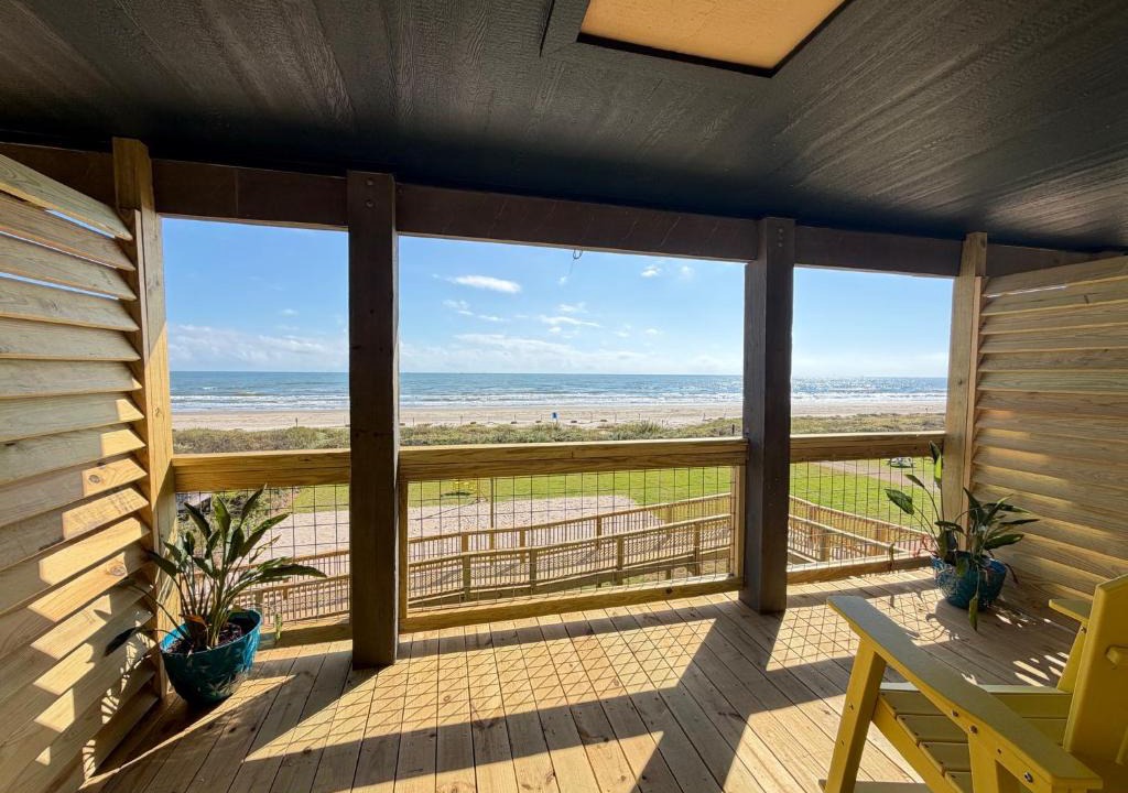 Surfside Beach Hotel | The Breeze Beachfront Resort