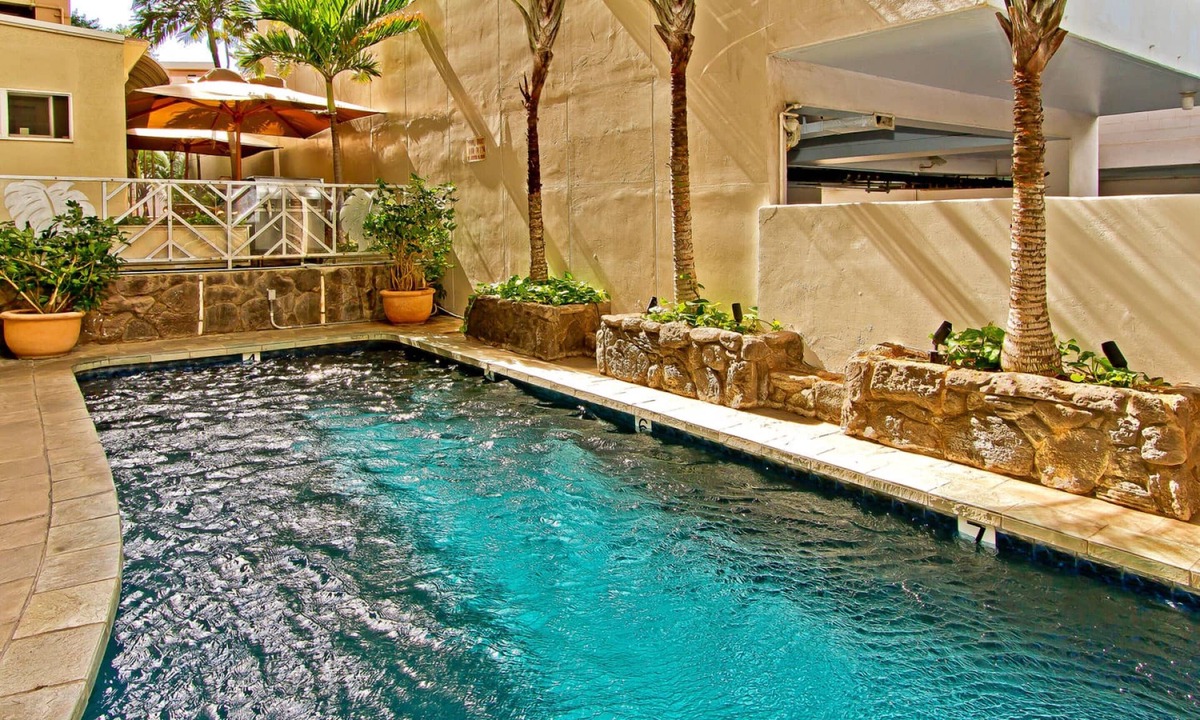Waikiki Hotel | The Equus