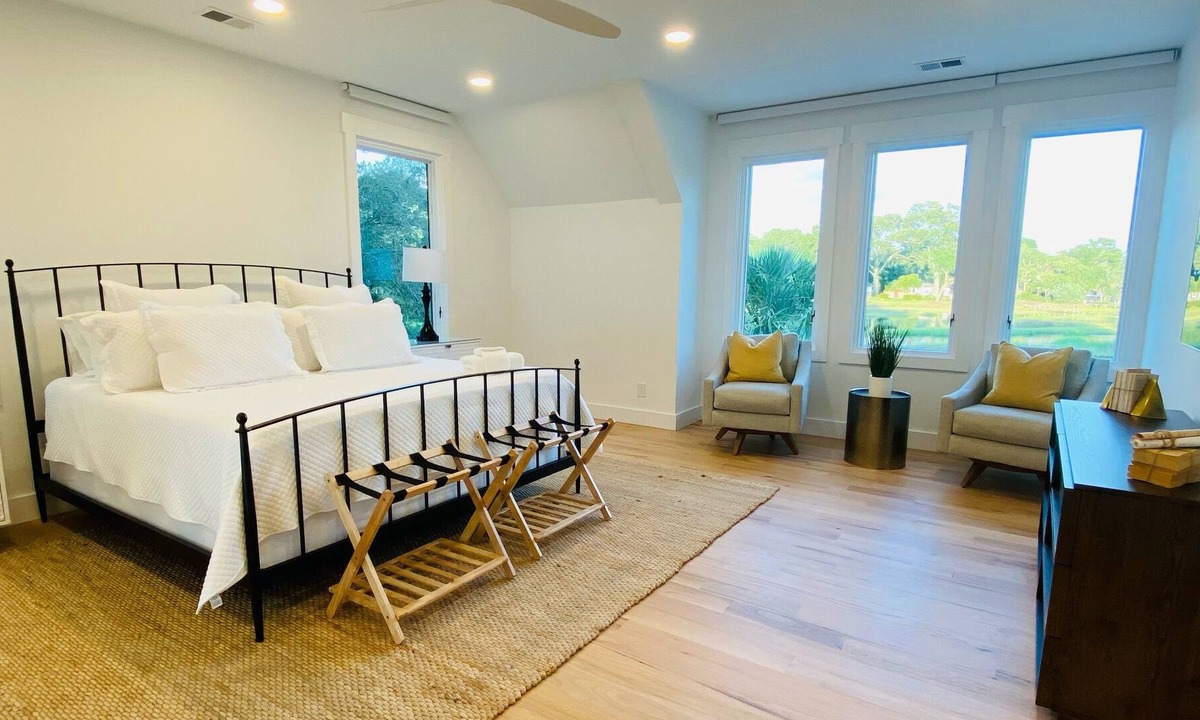 West Ashley Cottage | This is a large and very private, newly built carriage house with Marsh Views!