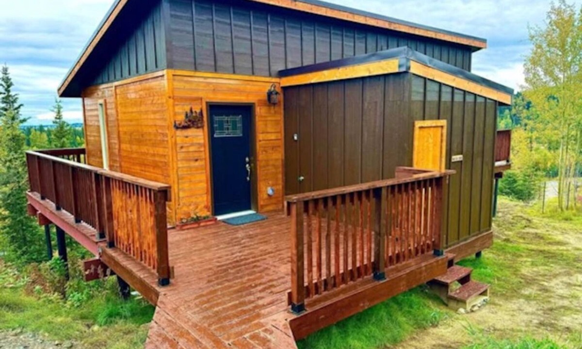 Diamond Ridge Cabin | Tranquil Alaskan Cabin with Expansive Views 12 mins from Homer, Alaska