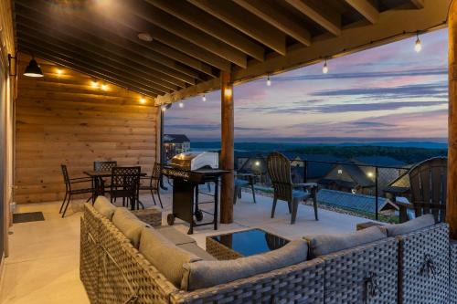 Table Rock House | Two Pines - Endless Views and Attractions